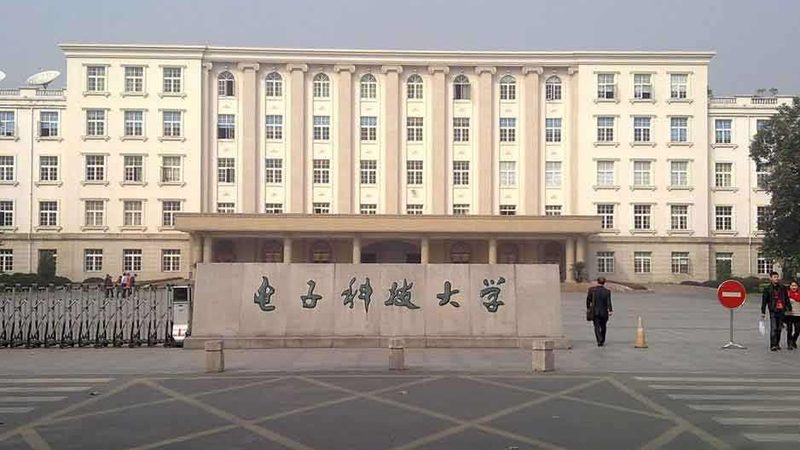 法拉电容最大放电电流：揭秘其标准与选型要点**